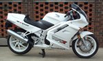 11. 1990 Honda 750 VFR.jpg