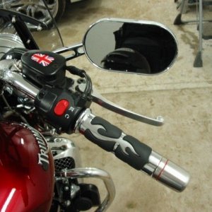 Kuryakyn "Flame" grips & Throttlemeister throttle lock