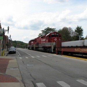 Train thru Frankfort