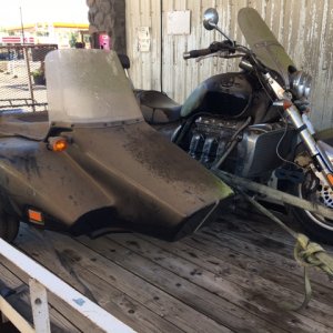 Triumph Rocket III B4 pic rt side.jpg