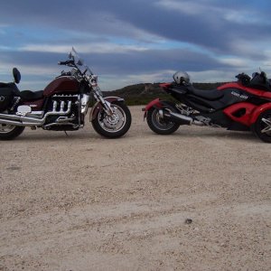 Wifes new Spyder/my old Rocket