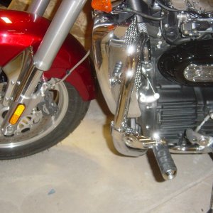 06 Foot pegs
