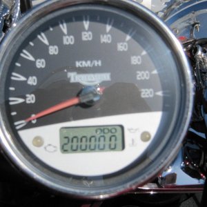 200 000 km a