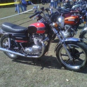 750 Bonneville