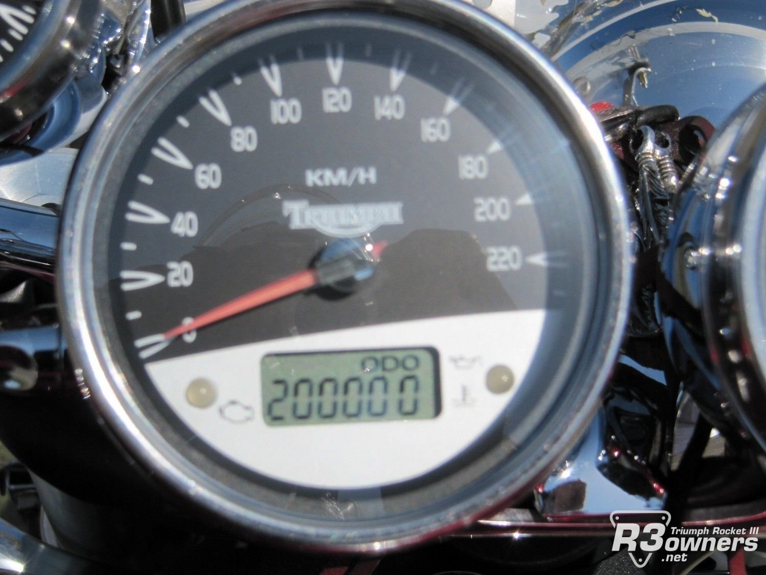 200 000 km a