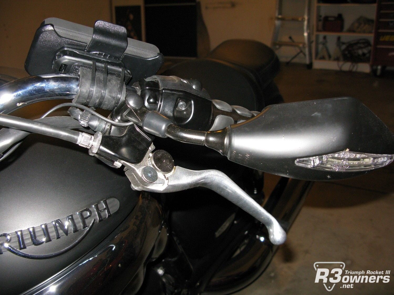 iPhone 4 + Otter Box Mounting