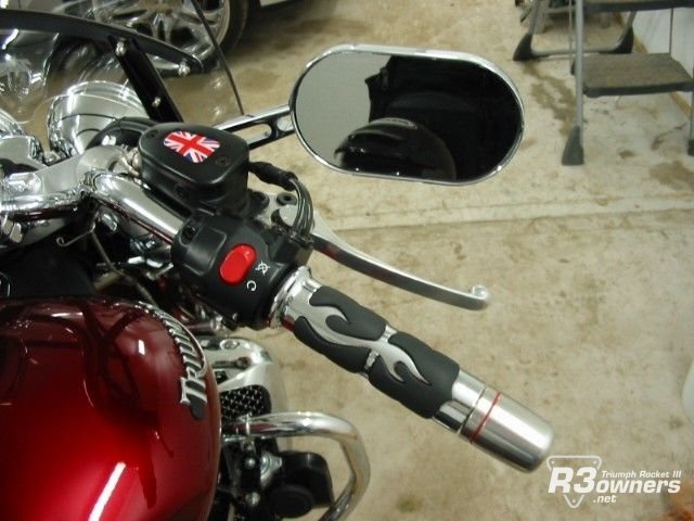 Kuryakyn "Flame" grips & Throttlemeister throttle lock