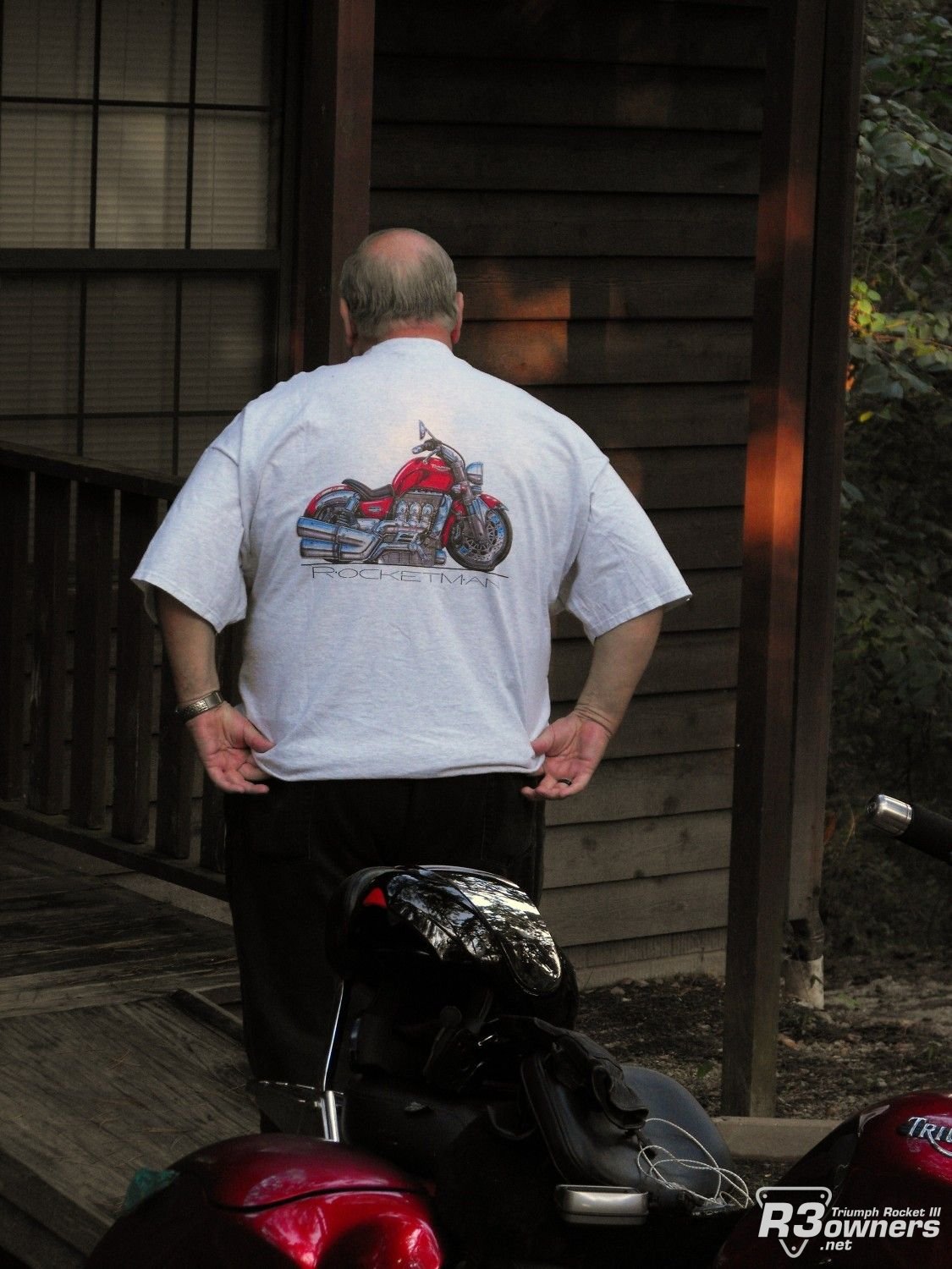 Pianoman-Rear view....