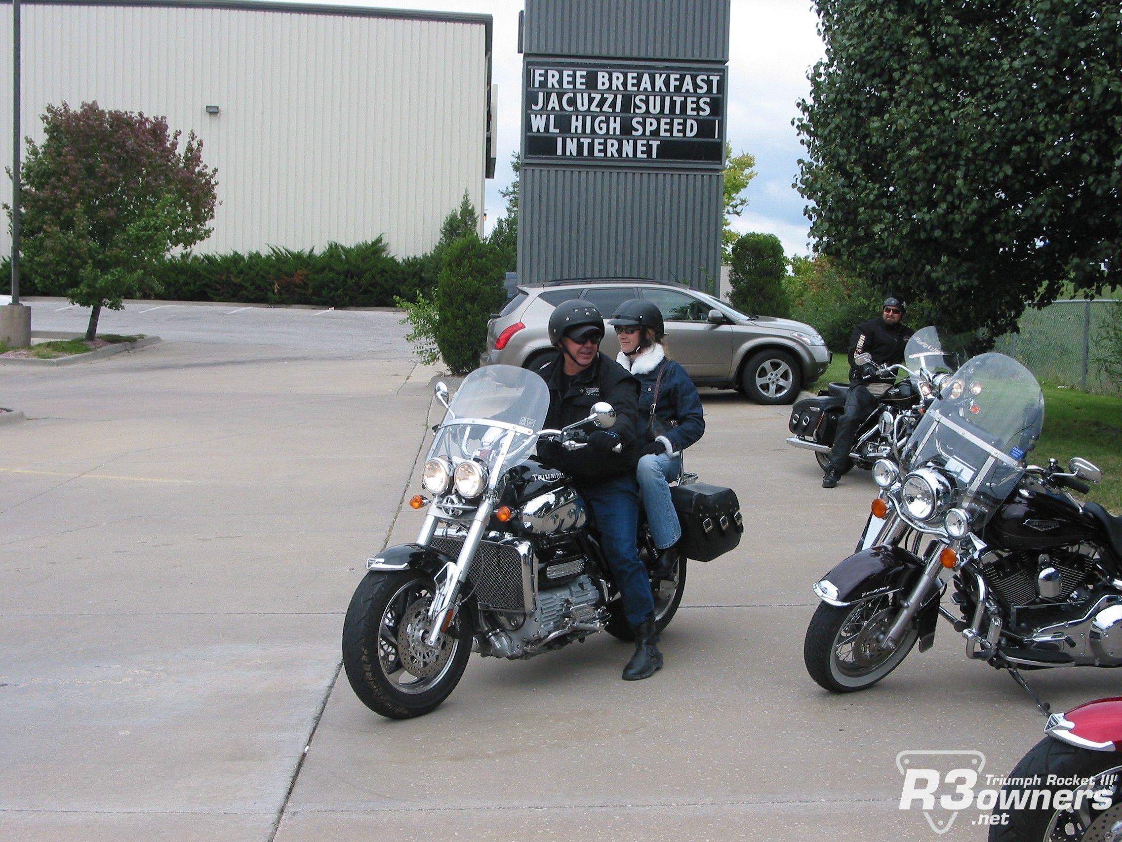 Raymond and friend arrive at the hotel