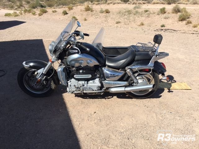 Triumph Rocket III all cleaned up.jpg