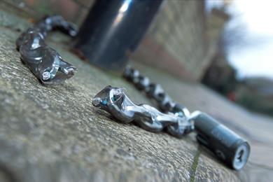 broken-motorcycle-chain.jpg