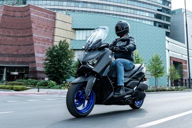 yamaha-xmax300-1.jpg