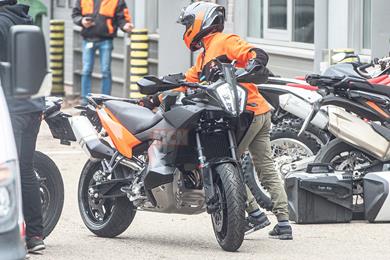 ktm_890_adv_update_2.jpg