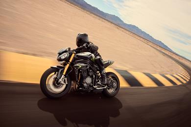 triumph_speed_triple_rs_5.jpg