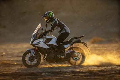 cfmoto_700_mt_3.jpg