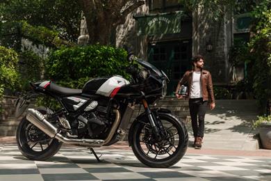 thruxton-400-web-3.jpg