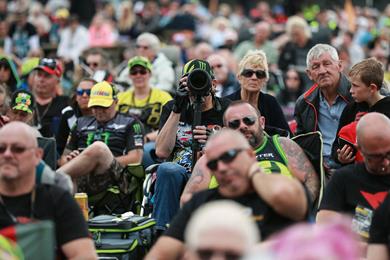 MotoGP-fans.jpg