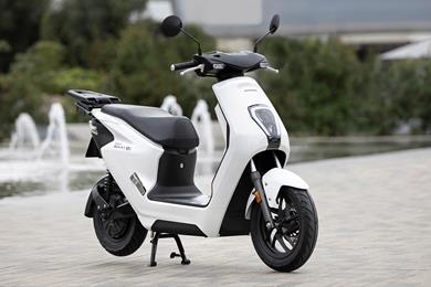 honda-em1-scooter-01.jpg