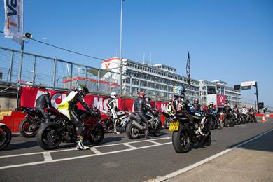 brands-hatch-pit.jpg