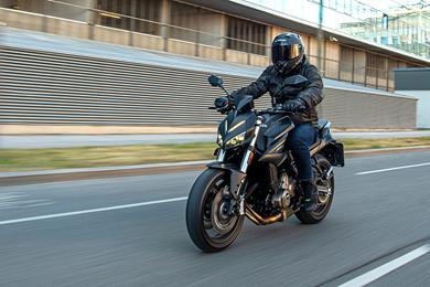 qjmotor-srk-700-1.jpg