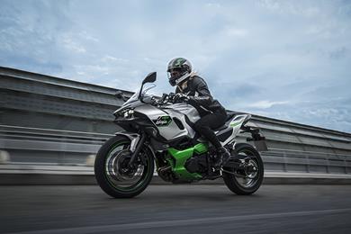 kawasaki_ninja7_hybrid_5.jpg