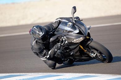 Triumph_Daytona_765_01.jpg