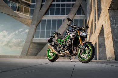 kawasaki-z900se-1.jpg