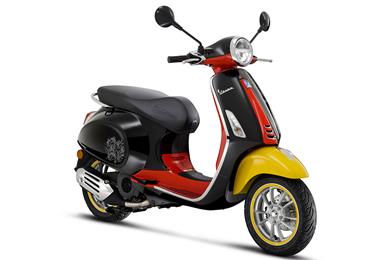 01-disney-mickey-mouse-edition-by-vespa.jpg