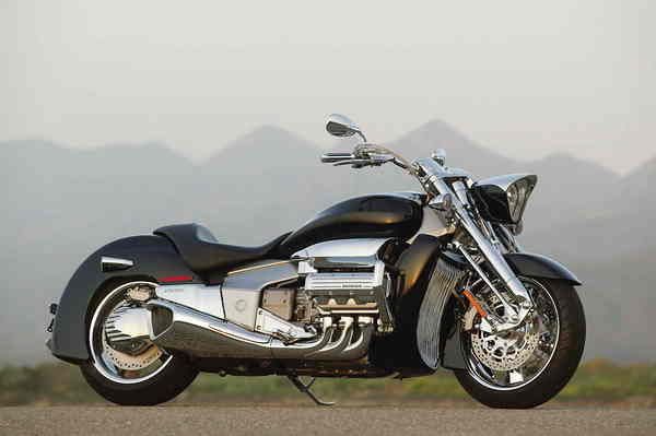 2004-honda-valkyrie-rune-34_600x0w.jpg