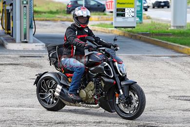 ducati-diavel-v4-01.jpg