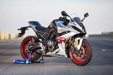 suzuki_gsx8r_2.jpg