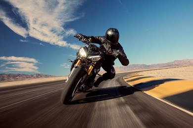 speed-triple-1200rs-1.jpg