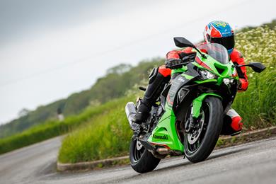kawasaki-zx-6r-4.jpg