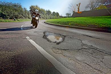 pothole-_1_.jpg