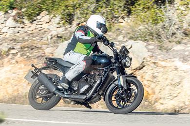 triumph_street_single_1.jpg