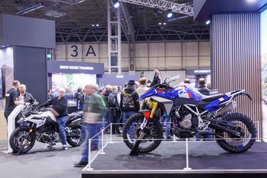 motorcycle-live-6.jpg