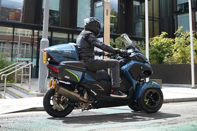 wmc300ae-01.jpg