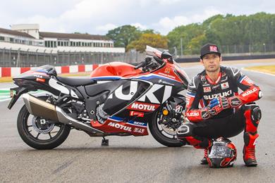 sylvain-guintoli-suzuki-hayabusa-01.jpg
