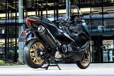 Yamaha-TMAX-Tech-Max-01.jpg
