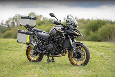 qjmotor-srt-900-sx-01.jpg