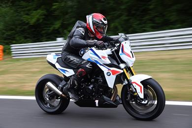 bmw-f900r-race-01.jpg