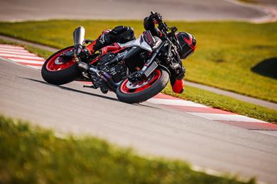 ktm-990-duke-r-2.jpg