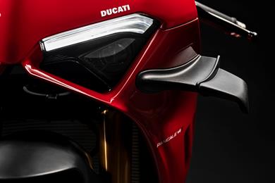 2020-Panigale-V4-S-01.jpg