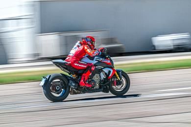 ducati_diavel_v4_rs__5_.jpg