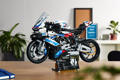 Lego-BMW-M1000RR-01.jpg