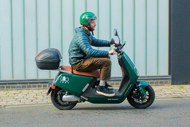 humanforest-e-moped-1.jpg
