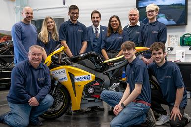 warwick-moto-2.jpg