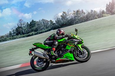 kawasaki-zx-4rr-2.jpg