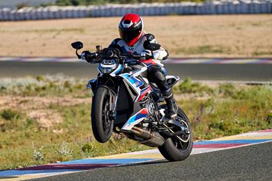 bmw-m1000r-01.jpg