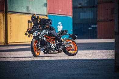 ktm-duke-390-1.jpg